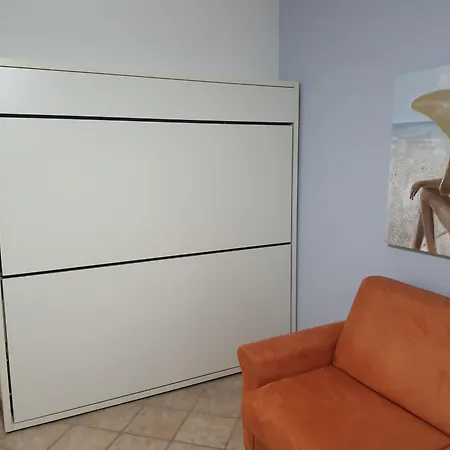 アパート In Centro A 30m Dal Mare スポトルノ